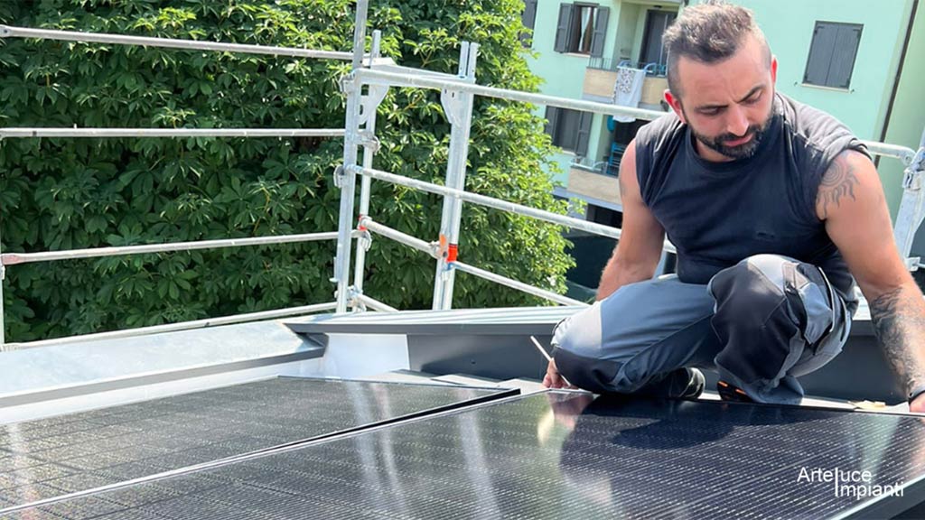 Installazione pannelli solari e manutenzione: cosa sapere per ottenere un impianto efficiente | ARTELUCE IMPIANTI