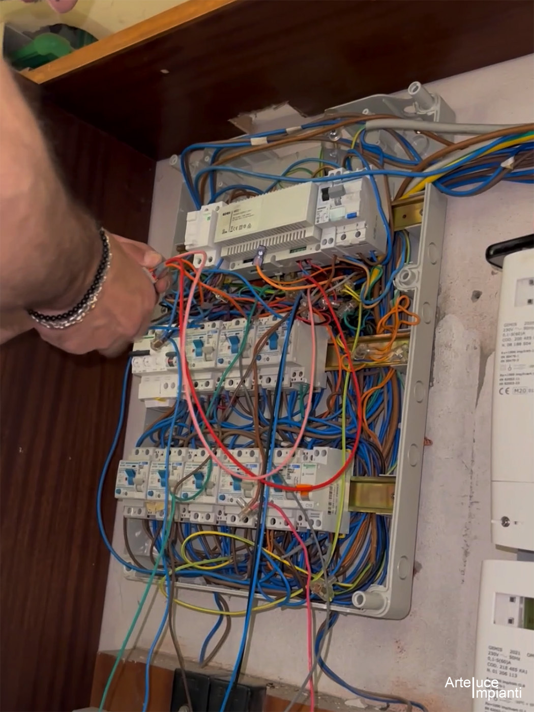 Dalla progettazione allinstallazione: ecco cosa facciamo | IMPIANTI ELETTRICI